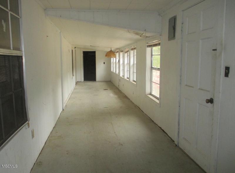 4256 Beaver Dam Road Lucedale, MS 39452 - Photo 17 of 31 SUNROOM
