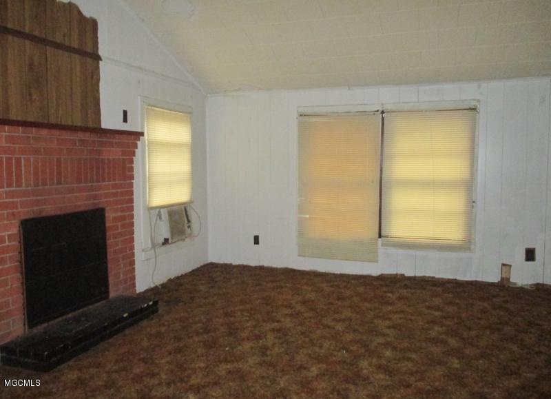 4256 Beaver Dam Road Lucedale, MS 39452 - Photo 6 of 31 LIVING ROOM