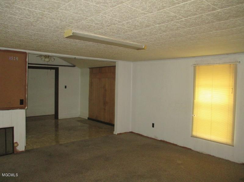 4256 Beaver Dam Road Lucedale, MS 39452 - Photo 8 of 31 FAMILY ROOM