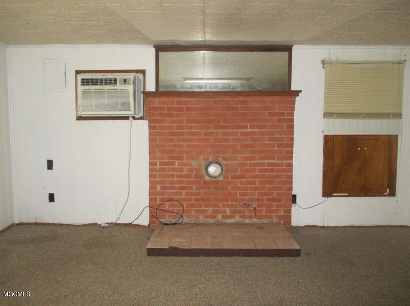 4256 Beaver Dam Road Lucedale, MS 39452 - Photo 9 of 31 FAMILY ROOM