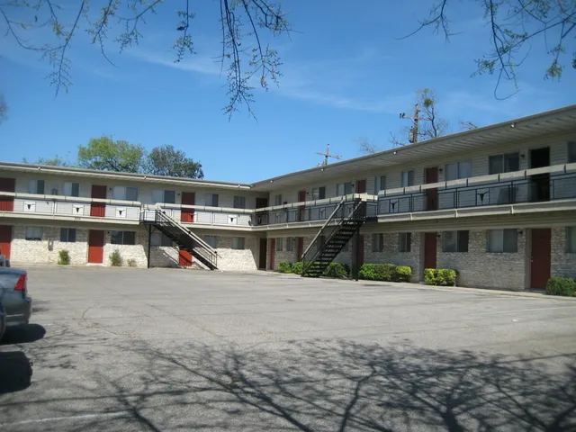 $950 | 926 East Dean Keeton Street, Unit 210, Austin, TX 78705