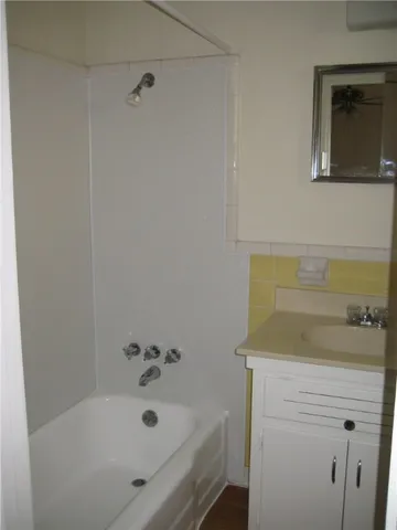 $950 | 926 East Dean Keeton Street, Unit 210, Austin, TX 78705