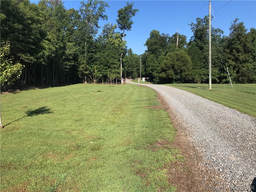 439 Syringa Road Topping, VA 23169 - Photo 3 of 31