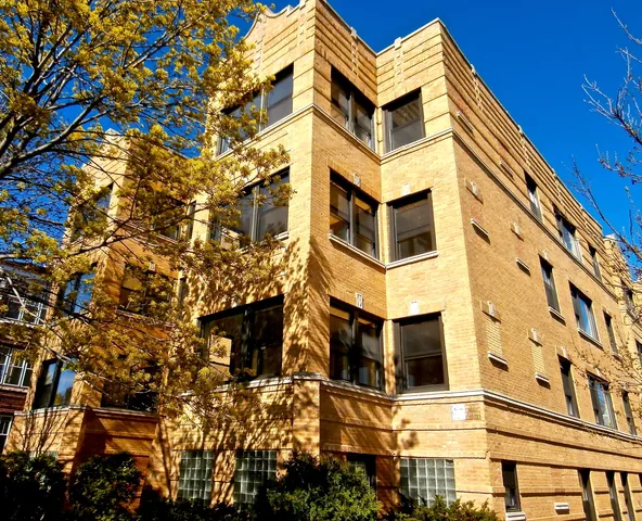 $1,995 | 5001 North Sawyer Avenue, Unit GDN, Chicago, IL 60625