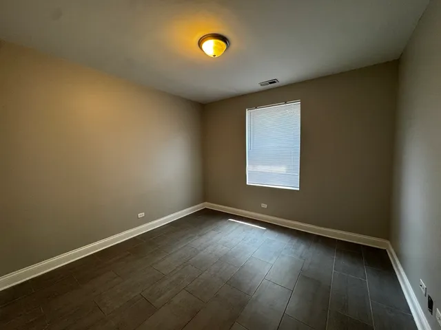 $1,995 | 5001 North Sawyer Avenue, Unit GDN, Chicago, IL 60625