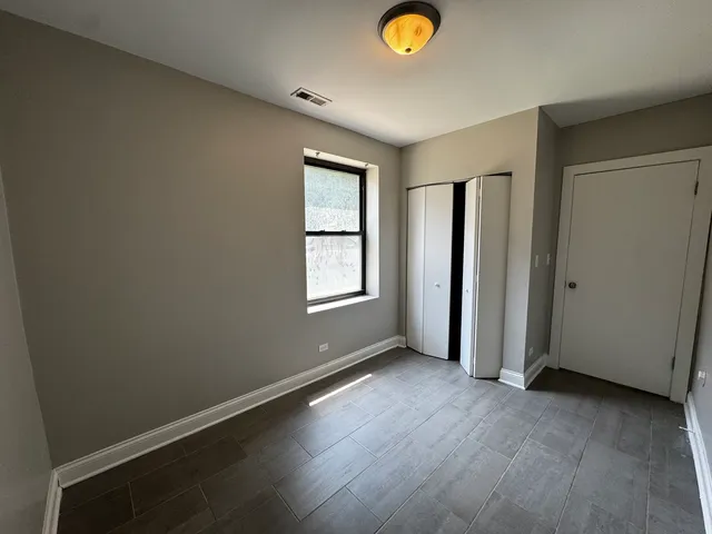 $1,995 | 5001 North Sawyer Avenue, Unit GDN, Chicago, IL 60625