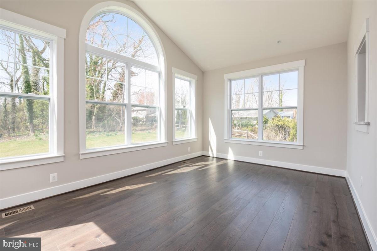 562 Broadneck Road Annapolis, MD 21409 - Photo 23 of 49 Gallery Image 23