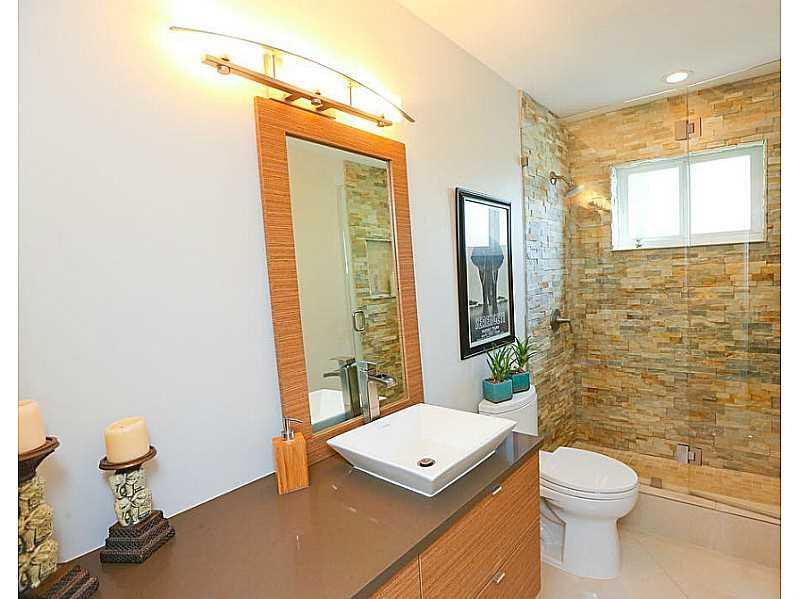 1099 Southwest 7th Street Boca Raton, FL 33486 - Photo 11 of 15 Bathroom.