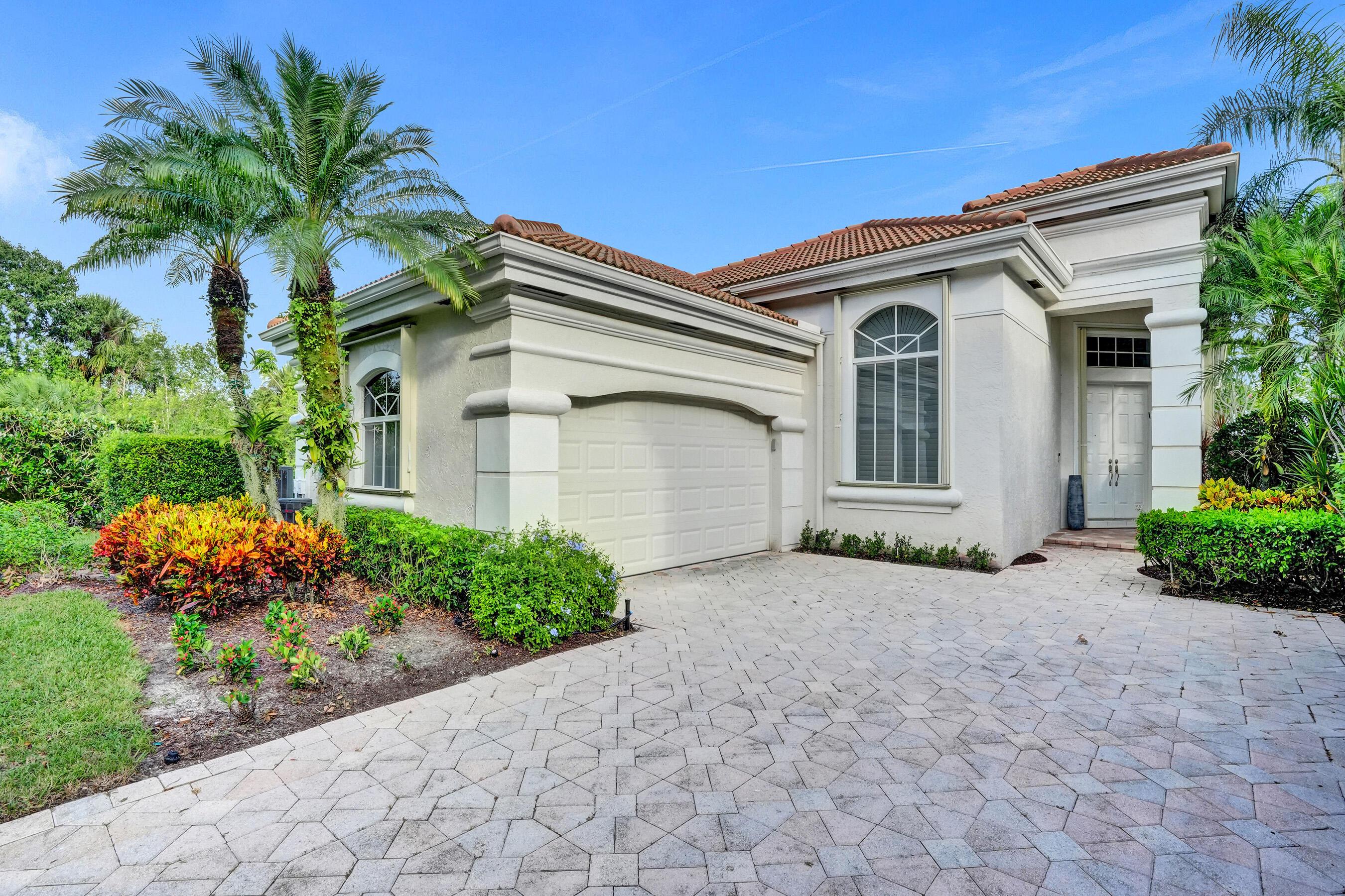 251 Isle Way Palm Beach Gardens, FL 33418 - Photo 4 of 68 DSC07813