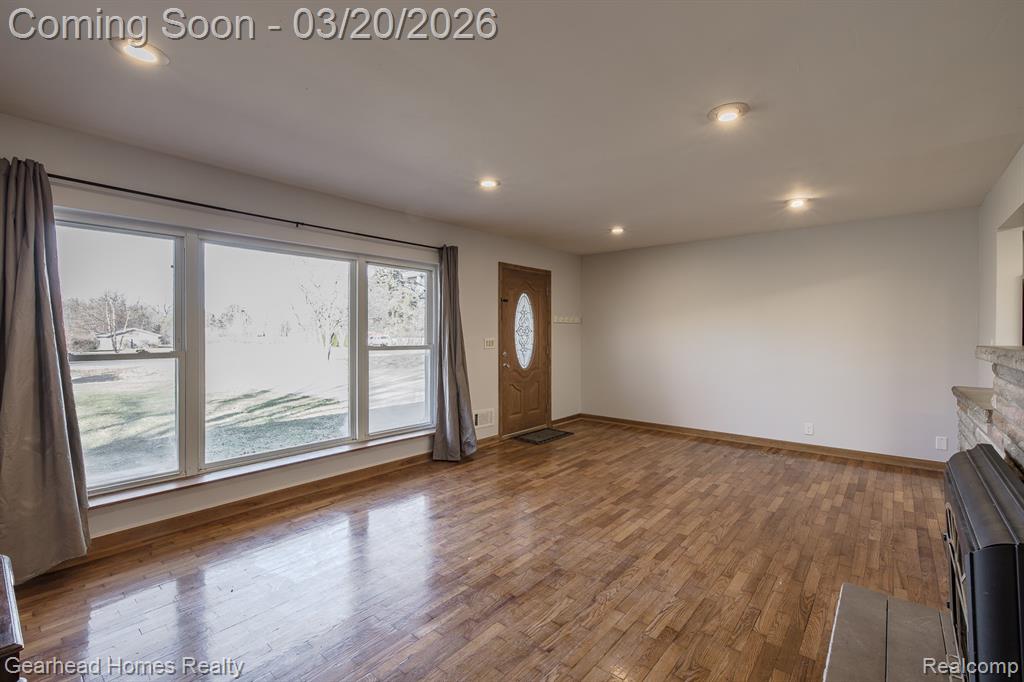 2495 West Lake Road Clio, MI 48420 - Photo 4 of 63