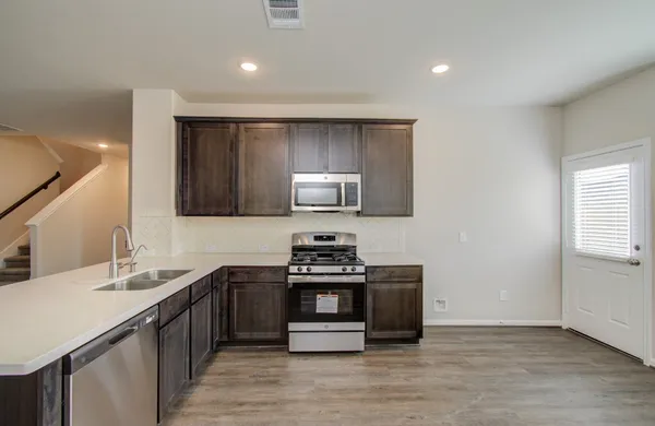 $2,600 | 8435 Moonlight Bay Circle, Baytown, TX 77523