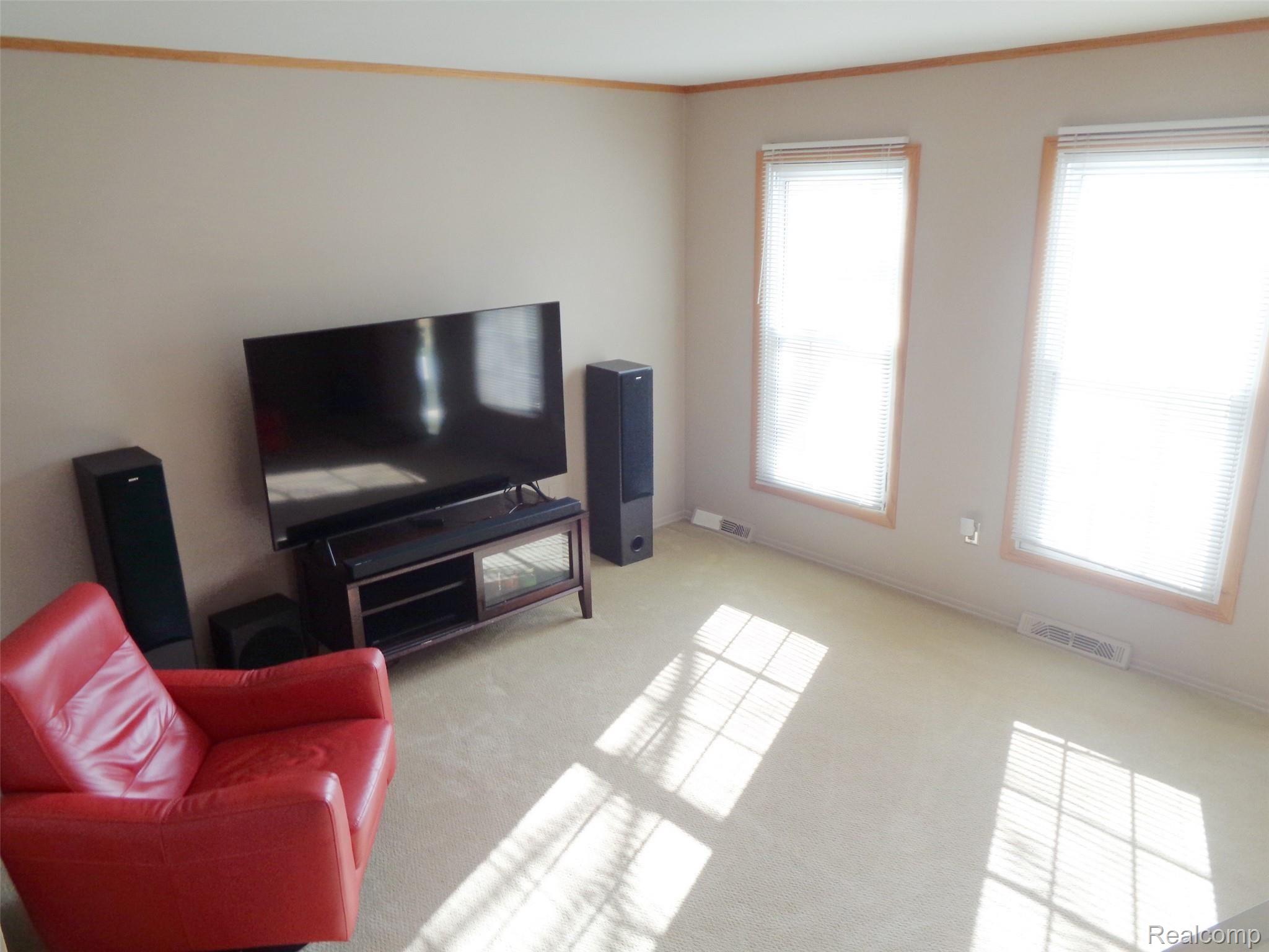 31213 Hoover Road Warren, MI 48093 - Photo 3 of 14 31213 Hoover_03.JPG