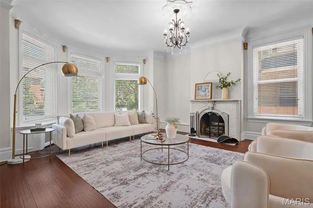 $925,000 | 4410 Westminster Place, St. Louis, MO 63108