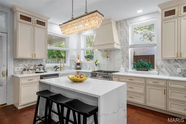 $925,000 | 4410 Westminster Place, St. Louis, MO 63108