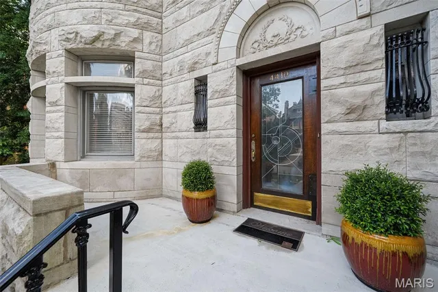 $925,000 | 4410 Westminster Place, St. Louis, MO 63108