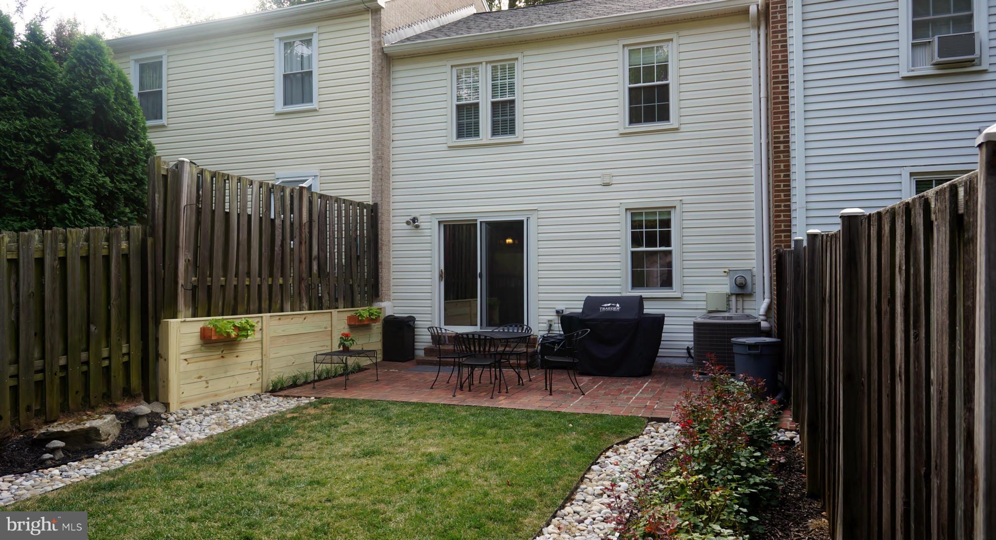 8373 Luce Court Springfield, VA 22153 - Photo 15 of 27 Exterior (Rear)