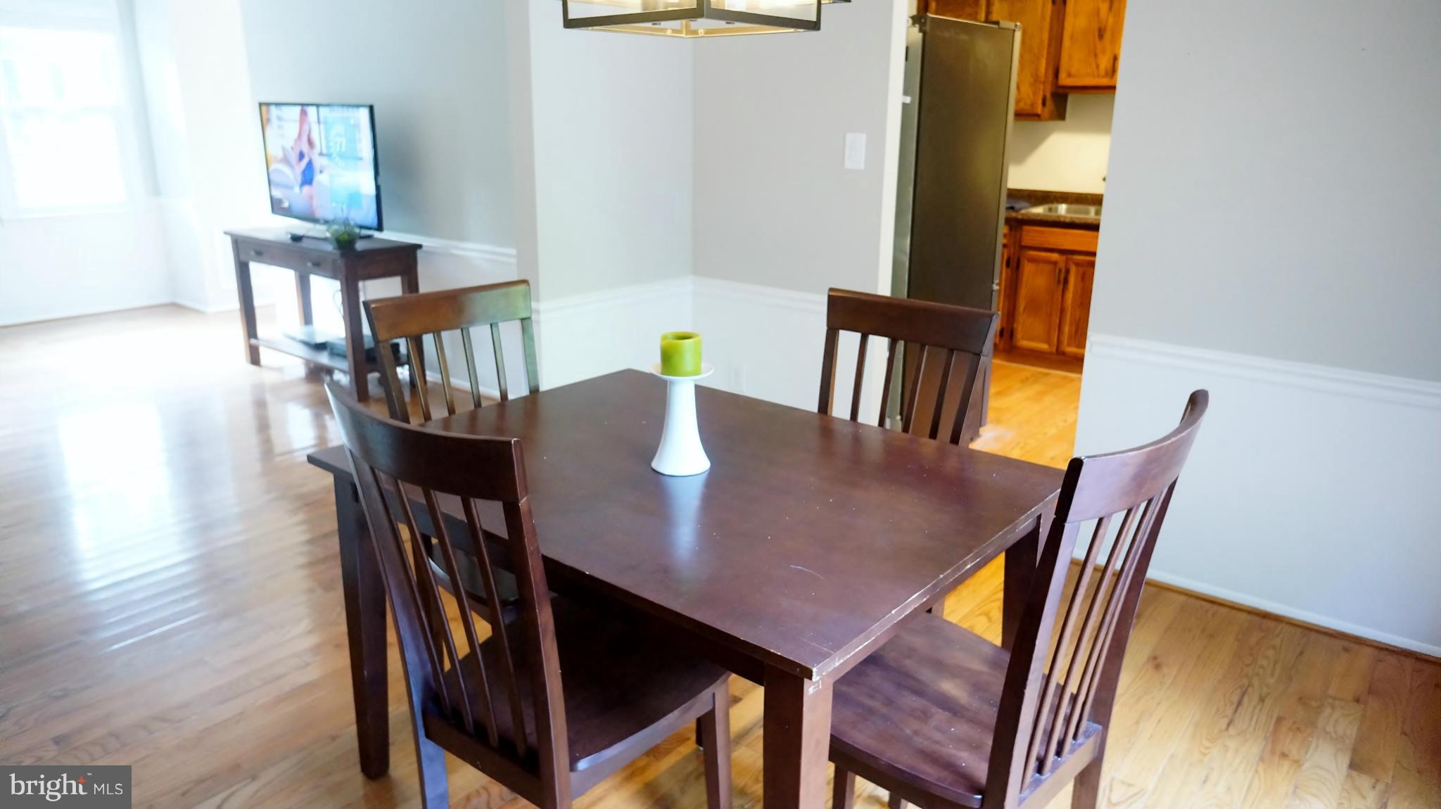 8373 Luce Court Springfield, VA 22153 - Photo 5 of 27 Dining Room