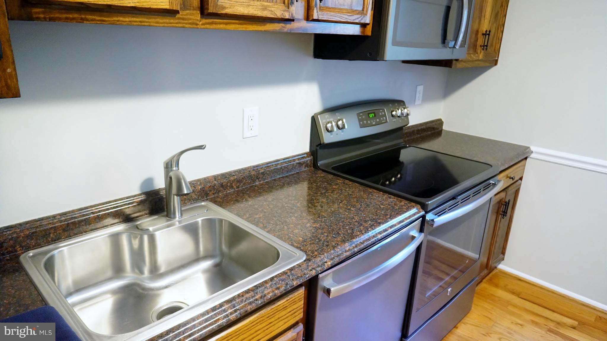 8373 Luce Court Springfield, VA 22153 - Photo 8 of 27 Kitchen