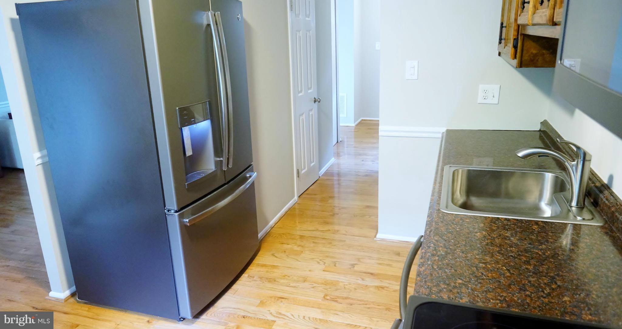 8373 Luce Court Springfield, VA 22153 - Photo 10 of 27 Kitchen