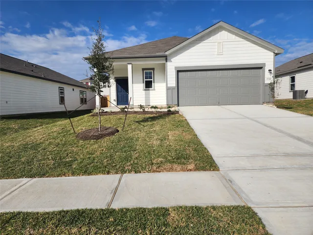 a view of backyard of house