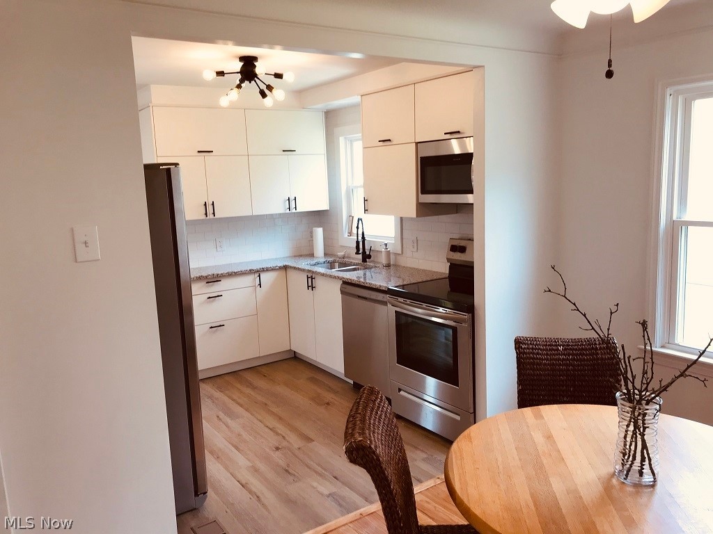 1437 Sunset Road Cleveland, OH 44124 - Photo 6 of 35