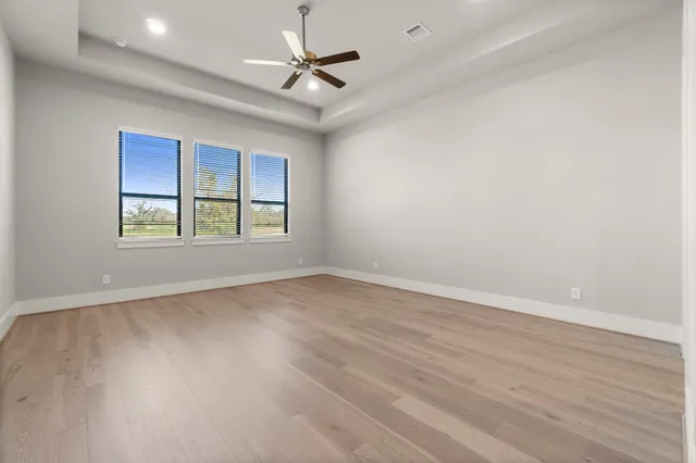 $763,999 | 124 El Paso Bend, New Waverly, TX 77358