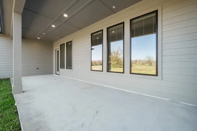 $763,999 | 124 El Paso Bend, New Waverly, TX 77358