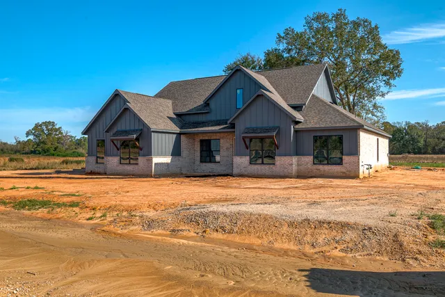 $763,999 | 124 El Paso Bend, New Waverly, TX 77358