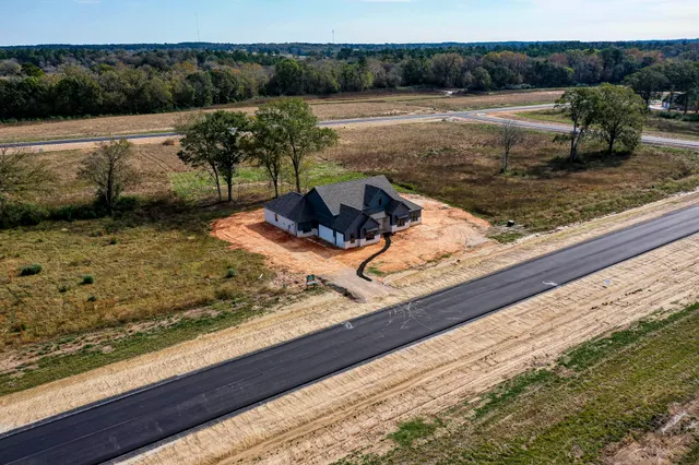 $763,999 | 124 El Paso Bend, New Waverly, TX 77358