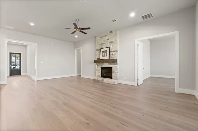 $763,999 | 124 El Paso Bend, New Waverly, TX 77358