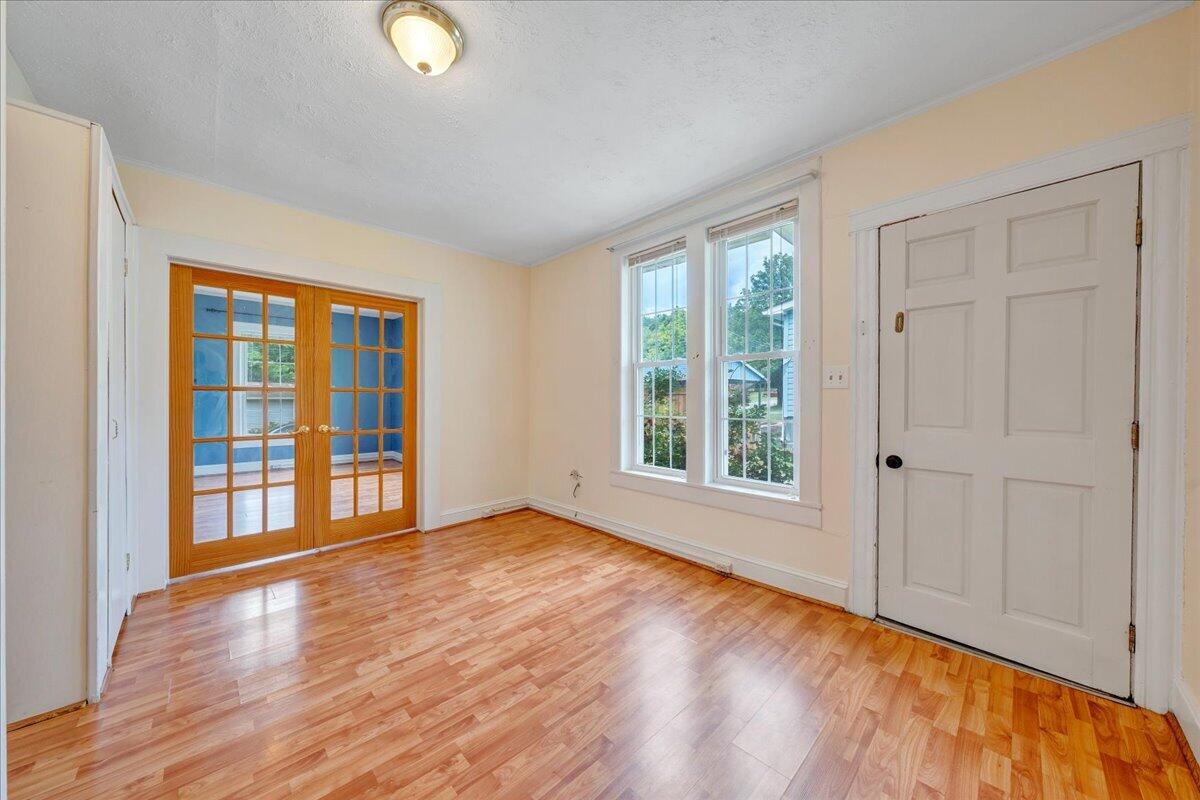 1408 Hatcher Avenue Covington, VA 24426 - Photo 4 of 21 05-MIB09827