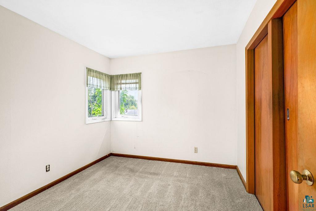 4930 Oneida Street Duluth, MN 55804 - Photo 9 of 19 Unfurnished bedroom with carpet floors