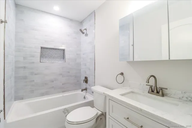 $199,900 | 50 Greenhouse Road, Unit 42C, Bridgeport, CT 06606