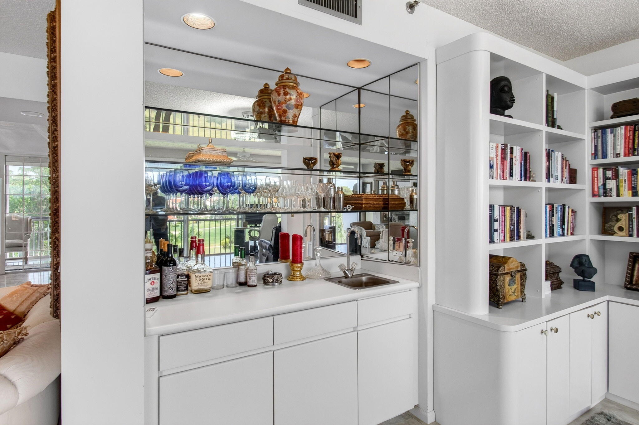 17031 Boca Club Boulevard, Unit 104A Boca Raton, FL 33487 - Photo 21 of 36 Wet Bar