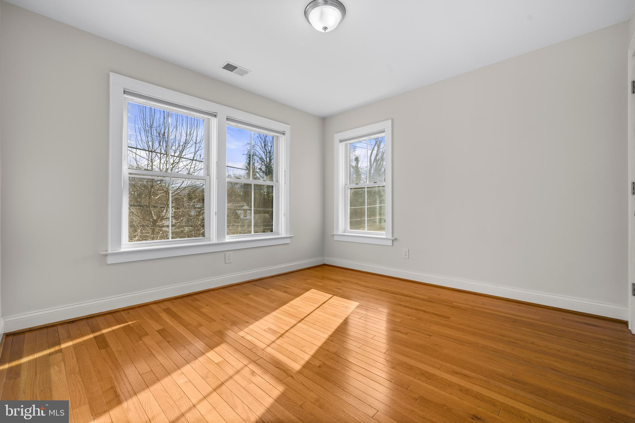 8210 Grove Street Silver Spring, MD 20910 - Photo 20 of 45 Gallery Image 20