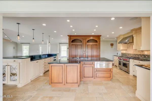 $1,290,000 | 20484 Lake Road, Abingdon, VA 24211
