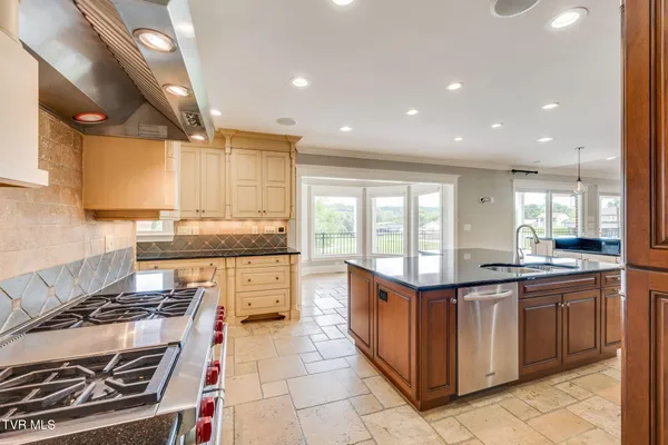 $1,290,000 | 20484 Lake Road, Abingdon, VA 24211