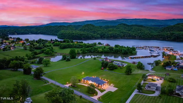 $1,290,000 | 20484 Lake Road, Abingdon, VA 24211