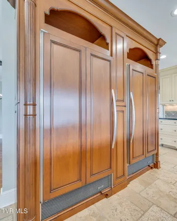 $1,290,000 | 20484 Lake Road, Abingdon, VA 24211
