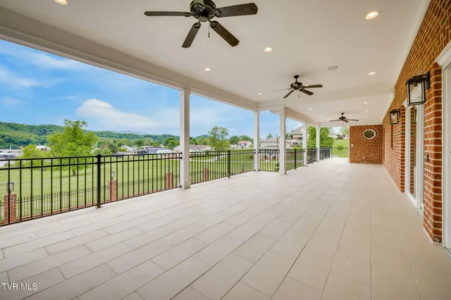 $1,290,000 | 20484 Lake Road, Abingdon, VA 24211