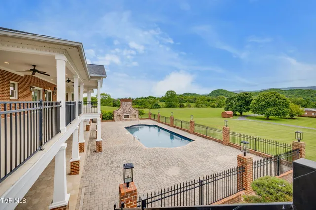 $1,290,000 | 20484 Lake Road, Abingdon, VA 24211