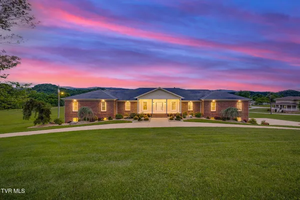 $1,290,000 | 20484 Lake Road, Abingdon, VA 24211