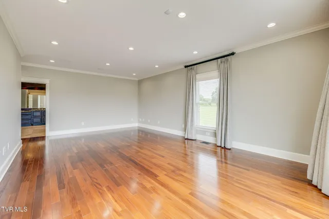 $1,290,000 | 20484 Lake Road, Abingdon, VA 24211