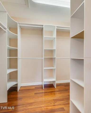 $1,290,000 | 20484 Lake Road, Abingdon, VA 24211