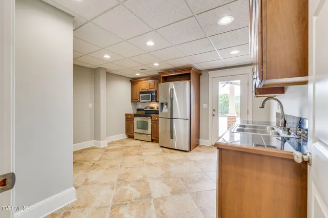 $1,290,000 | 20484 Lake Road, Abingdon, VA 24211