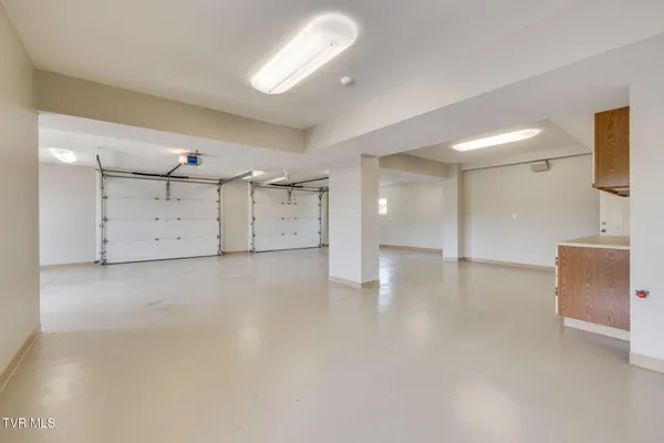 $1,290,000 | 20484 Lake Road, Abingdon, VA 24211