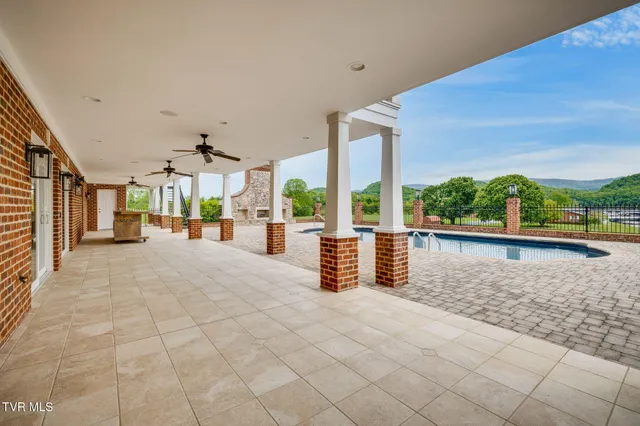 $1,290,000 | 20484 Lake Road, Abingdon, VA 24211