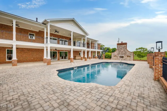 $1,290,000 | 20484 Lake Road, Abingdon, VA 24211