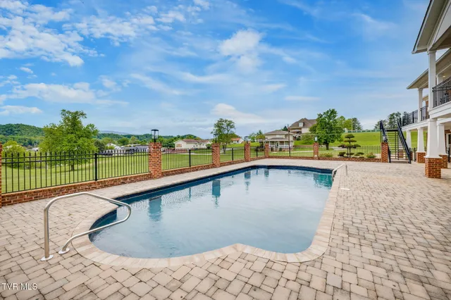 $1,290,000 | 20484 Lake Road, Abingdon, VA 24211