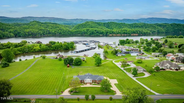 $1,290,000 | 20484 Lake Road, Abingdon, VA 24211